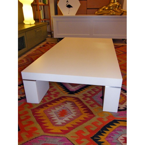Tavolino in laminato bianco con profili inox
